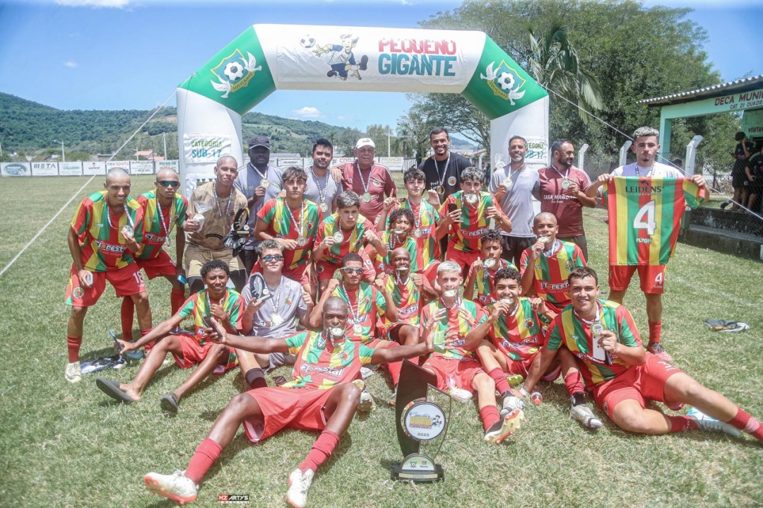 6 COPA DE FUTEBOL PEQUENO GIGANTE: SUCESSO DENTRO E FORA DE CAMPO
